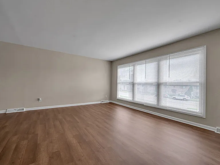 833 Malabu Dr — Photo 8