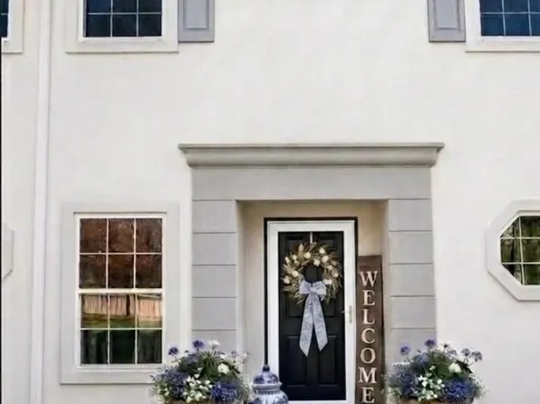 102 Village Trce APT 13, Kingston, TN 37763