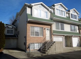 89 Woodcutters Ln, Staten Island, NY 10306