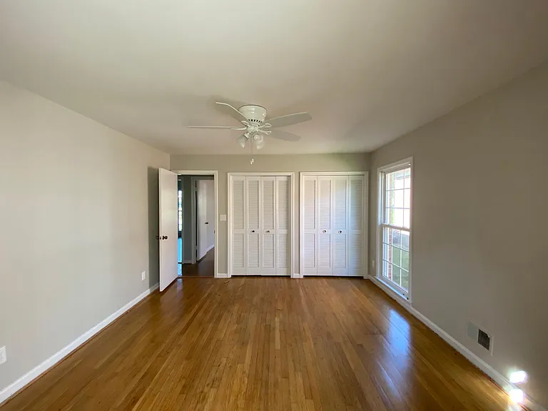 402 Gatehouse Ln — Photo 8