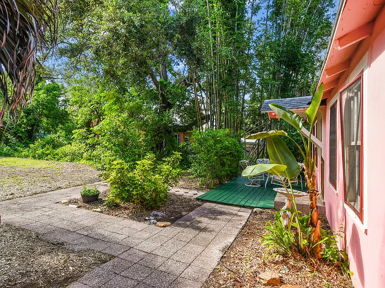 618 Louden Ave — Photo 14