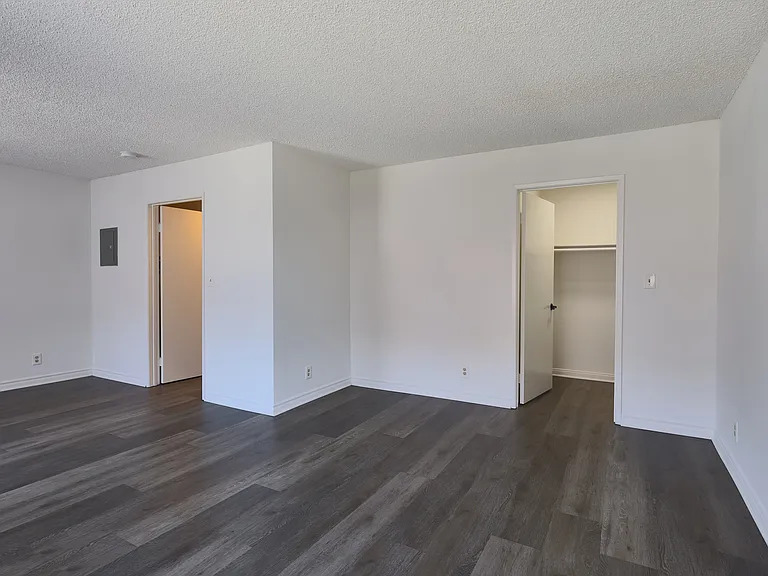 909 Irolo St — Photo 14