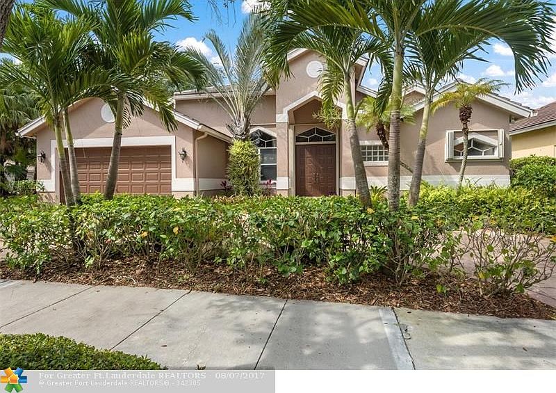 1st image of 3093 Lakewood Cir