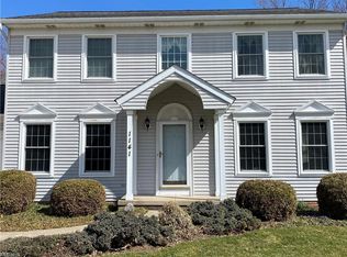 1141 Sharonbrook Dr, Twinsburg, OH 44087
