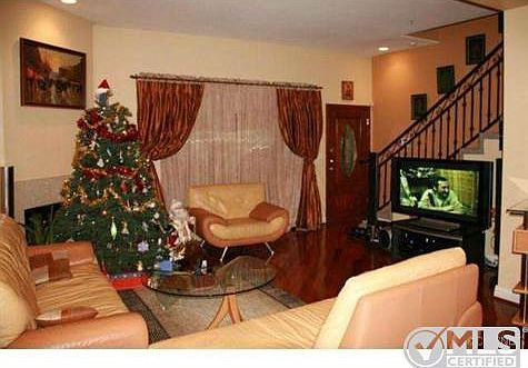 1st image of 10833 Kling St Unit 3