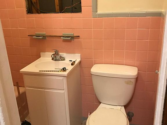 5th image of 7036 66th St APT 1R