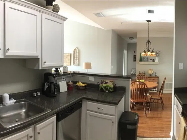 4802 51st St W APT 805, Bradenton, FL 34210