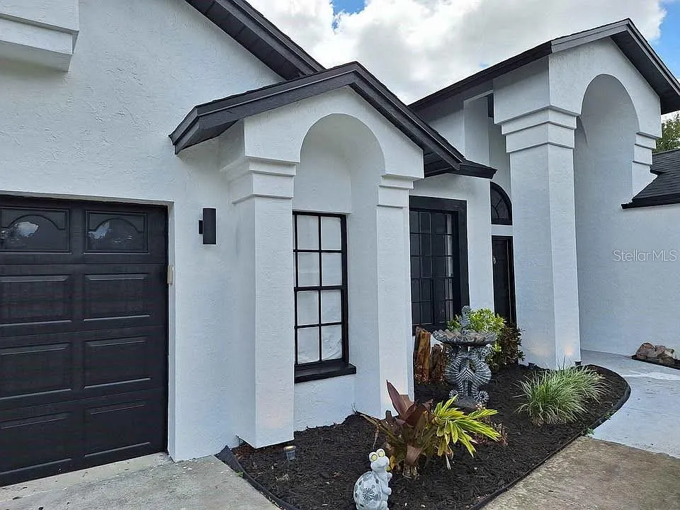 5 bed, 3.0 bath, 3107 sqft, $5,400 — Photo 2