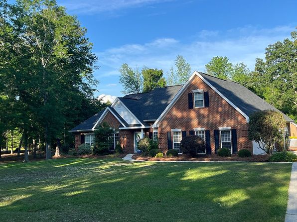 210 Chinaberry Ln