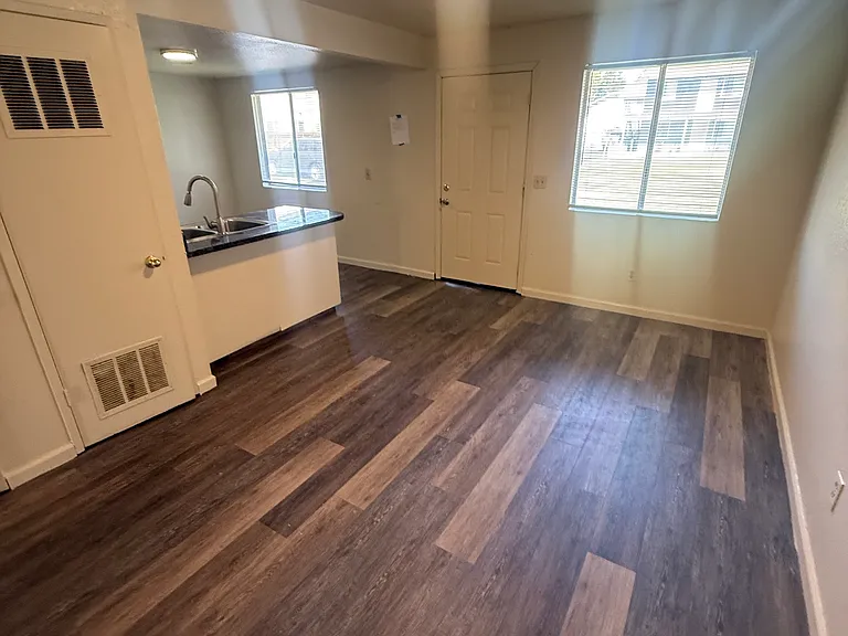 1230 Pioneer Ave #102 — Photo 7