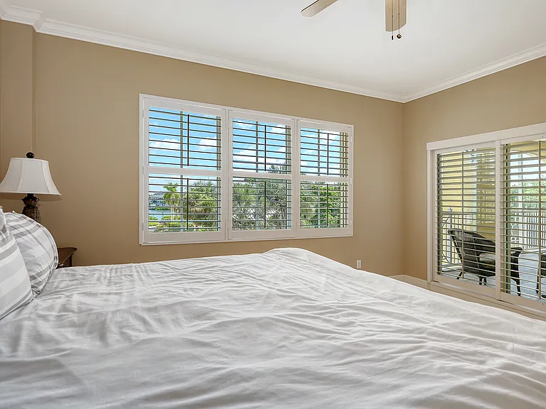 1308 Old Stickney Point Rd #W32 — Photo 25