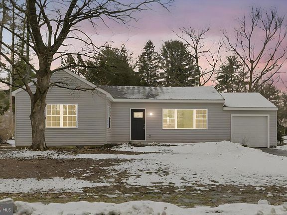3rd image of 200 Willow Rd