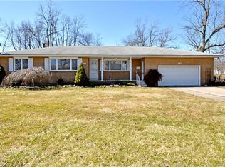 201 W Maplemere Rd, Williamsville, NY 14221