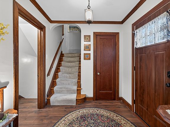 5th image of 515 Edward St