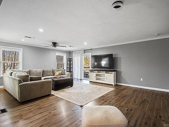 4th image of 14 Birchwood Cir
