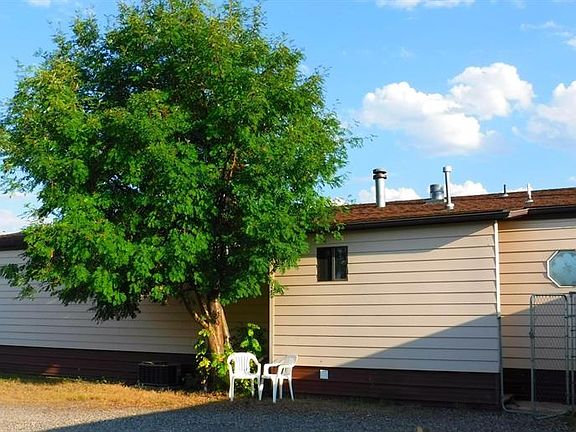3rd image of 1219 Thomas Dr