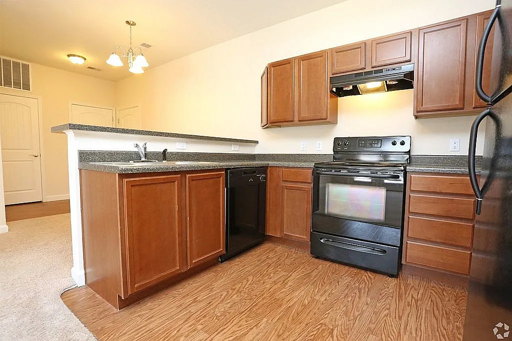The Reserve Apartments and Townhomes — Photo 4