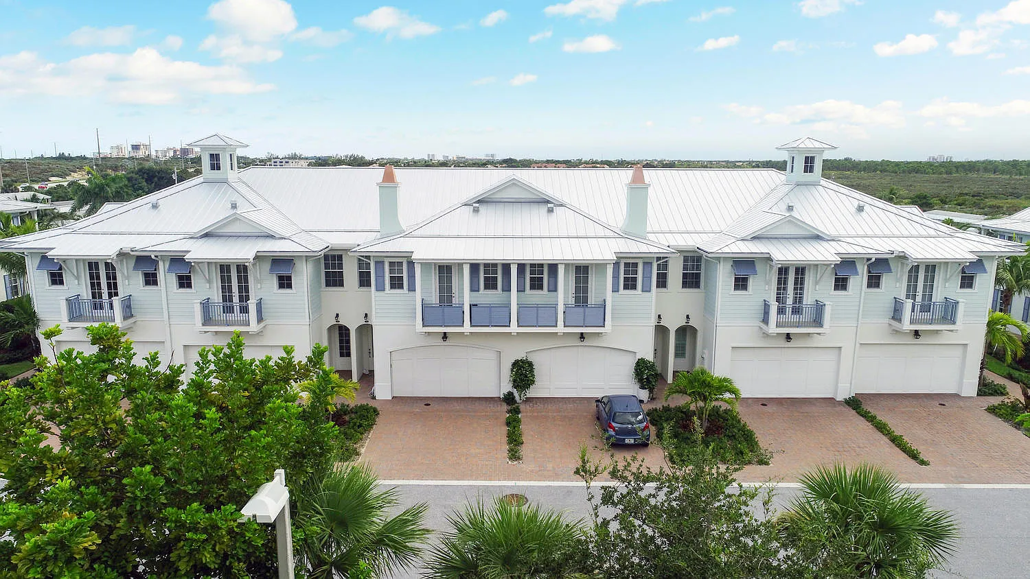 3 bed, 2.5 bath, 1995 sqft, $5,550 — Photo 1
