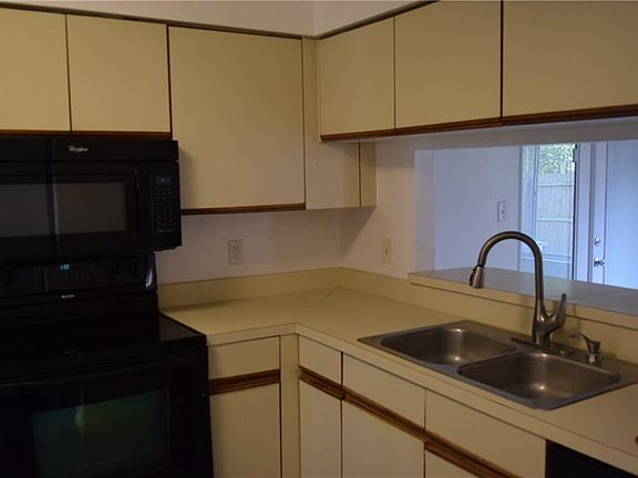 3rd image of 164 Sand Pine Cir