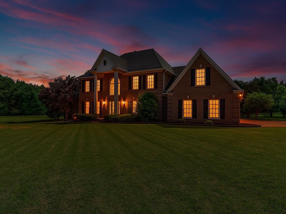1st image of 990 Snowden Farm Rd