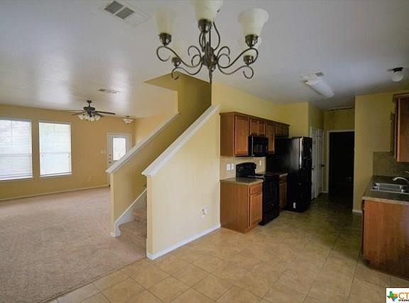 4th image of 2205 Scott Dr