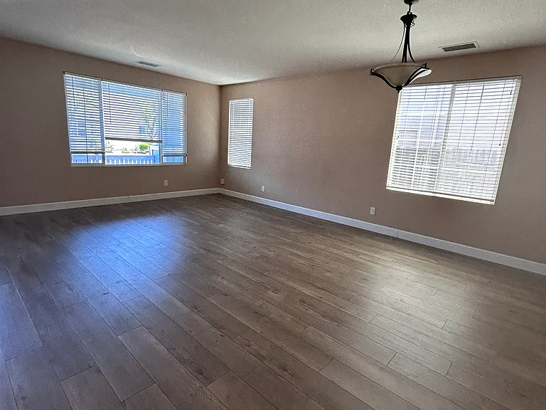 111 Aldeburgh Cir — Photo 2