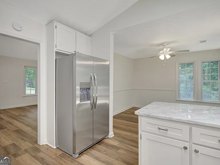 220 Fontaine Way — Photo 8
