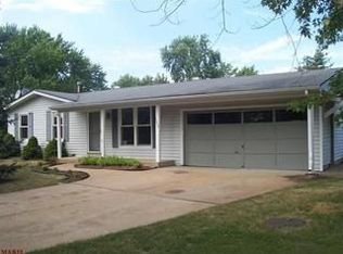 1205 Feliz Ln, Fenton, MO 63026