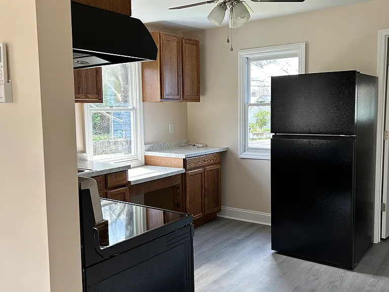 2913 Brooks Ave — Photo 8