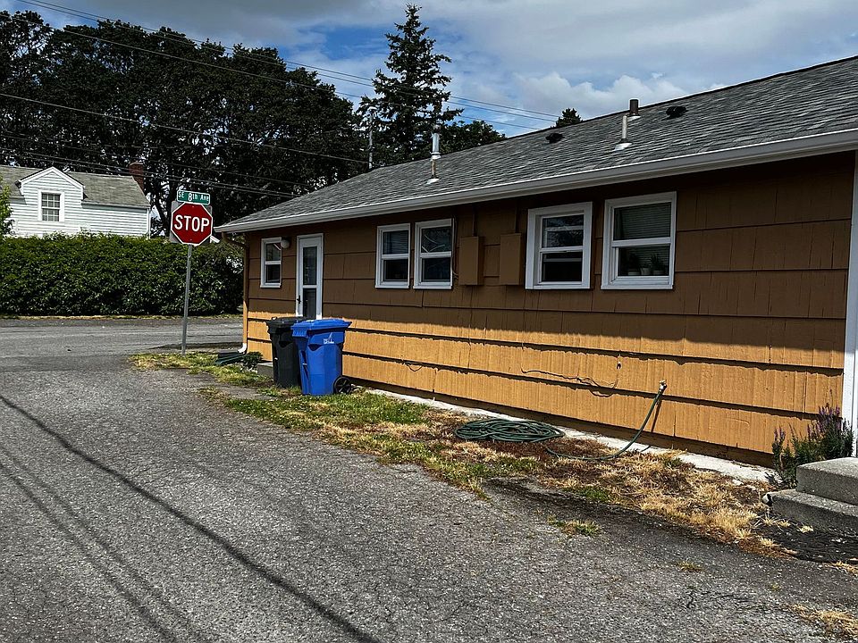 1st image of 961 SE 8th Ave #2