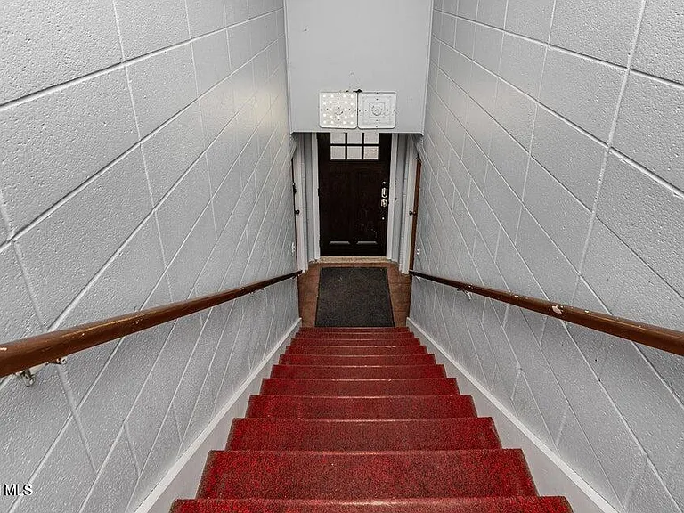 7 Elgin St #B — Photo 18