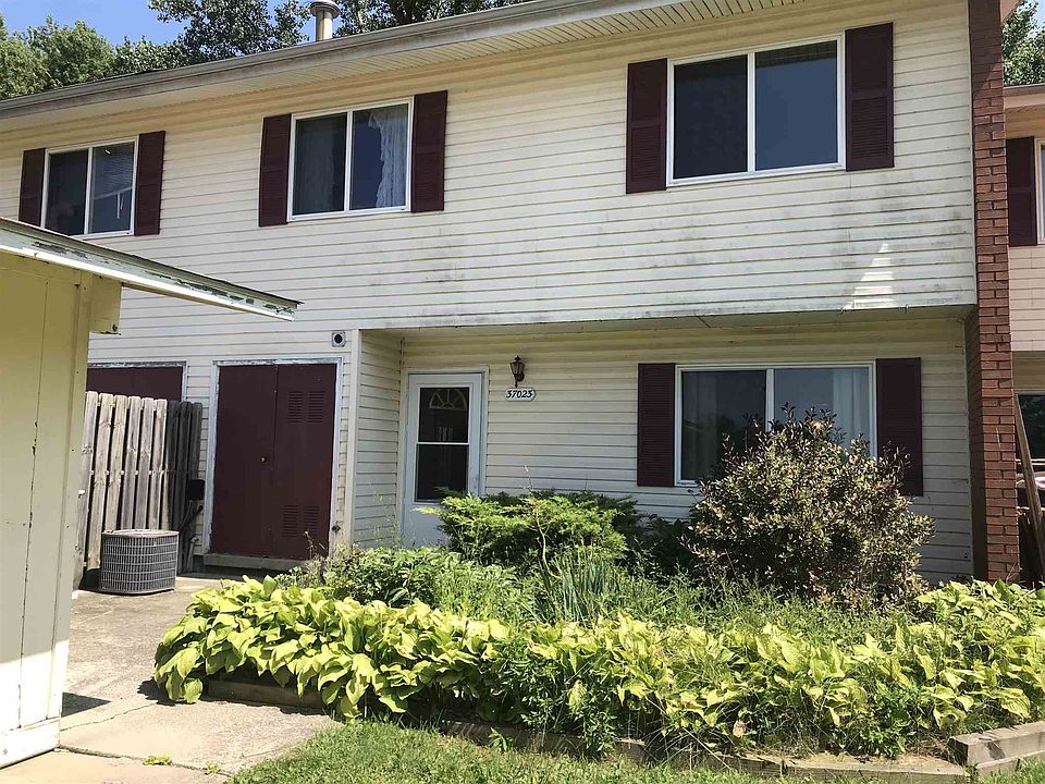 1st image of 37023 Carswell Ct