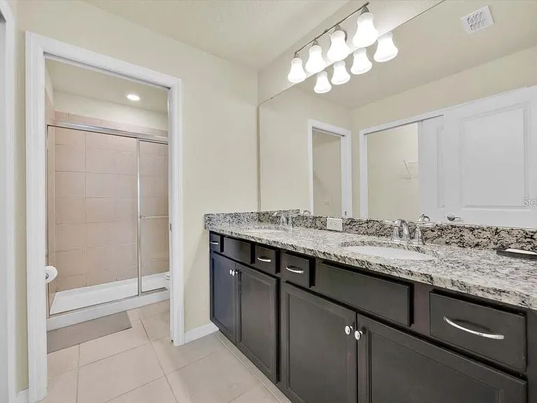 372A Pacific Ln — Photo 17