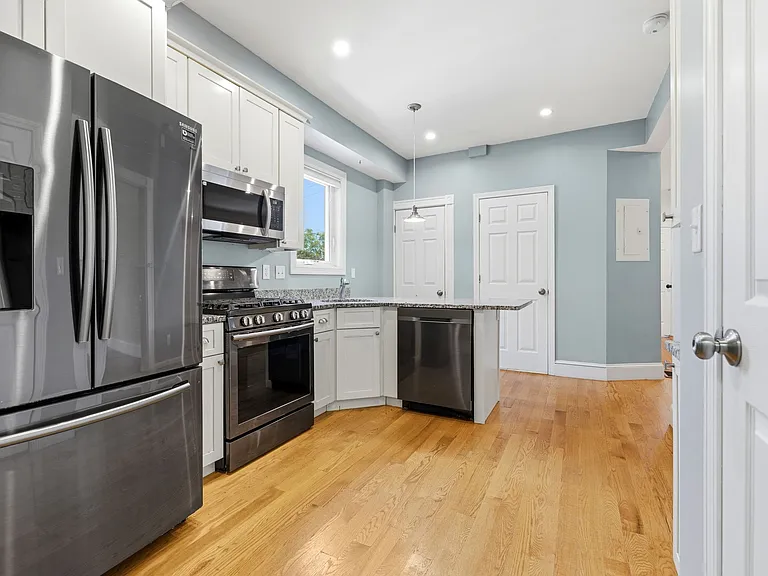 47 Metropolitan Ave #1 — Photo 3