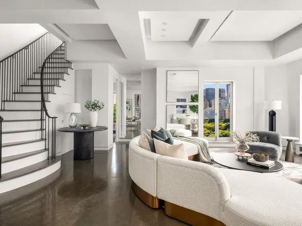 880 5th Avenue image 7 of 13