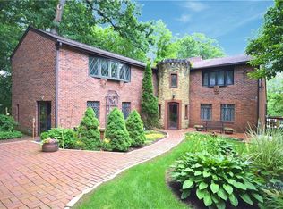 220 Darlington Rd, Pittsburgh, PA 15229