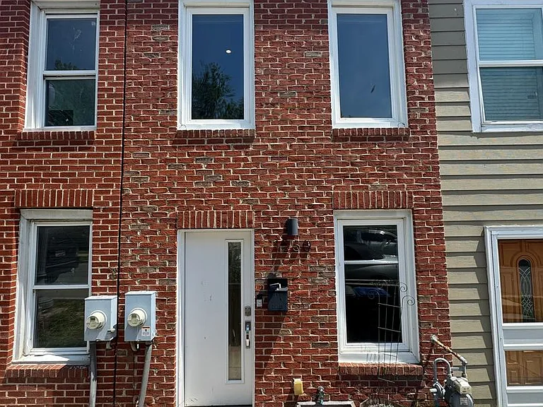 1530 Levis St NE — Photo 15