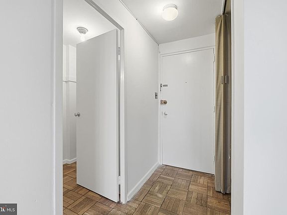 5th image of 4100 W St NW APT 203