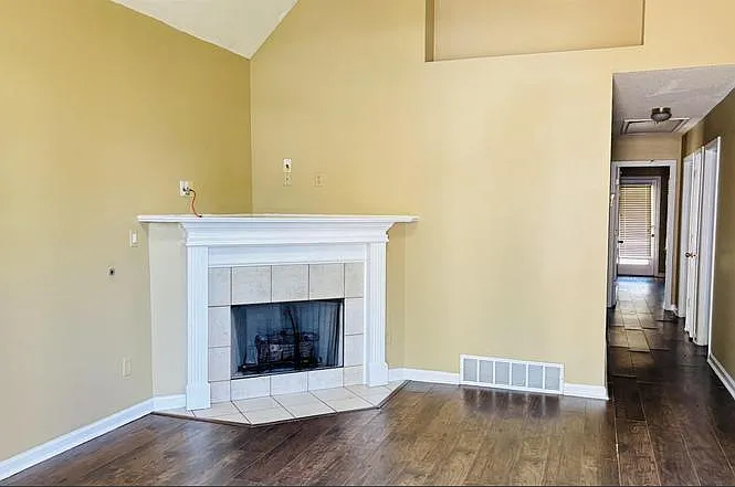 3 bed, 1148 sqft, $1,295 — Photo 2