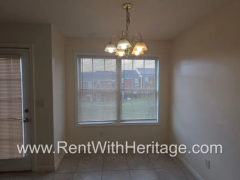 7712 Autry Cir #303 — Photo 12