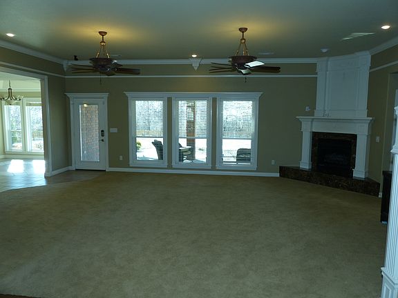 5th image of 367 N Durango Pl
