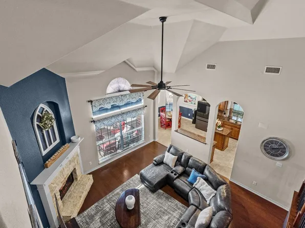 5613 Wills Creek Ln, Fort Worth, TX 76179
