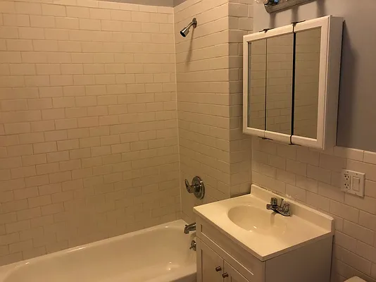 Rented by Premier Metro Realty Corp | media 27