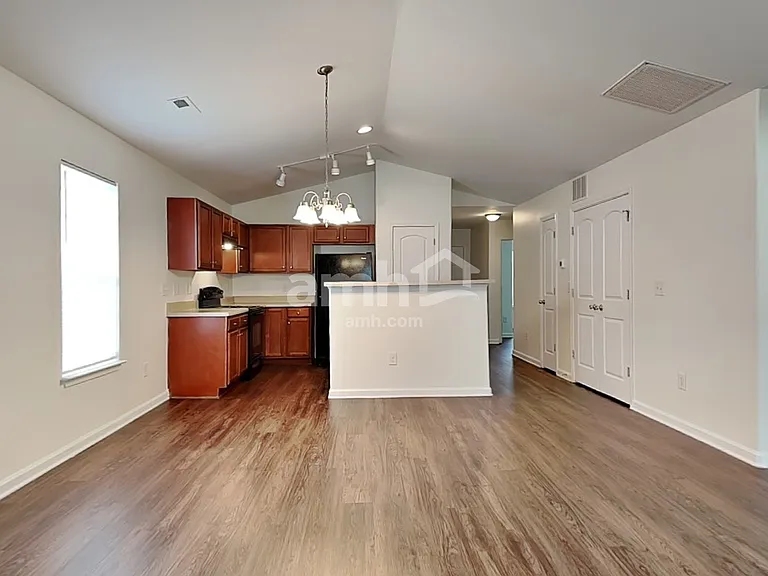 5039 Hogan Point Ct — Photo 4