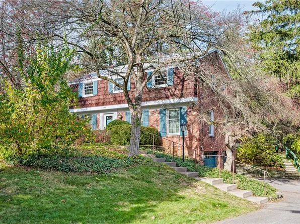 2301 Weston Dr, Pittsburgh, PA 15241