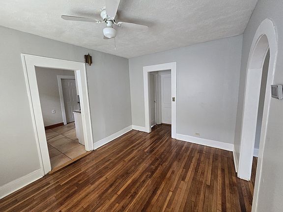 Dinning Room 1 of 3