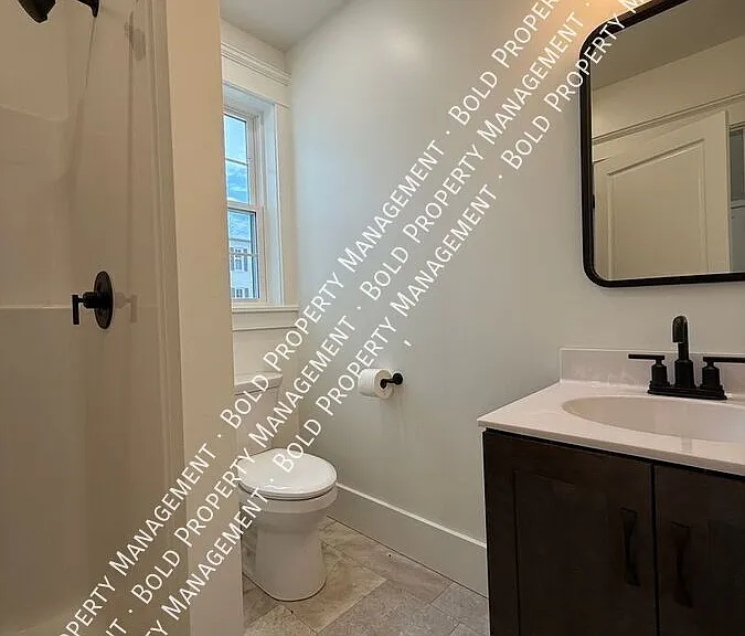 135 N Sheridan Rd — Photo 16