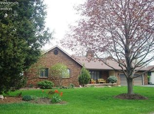 4445 E Peachton Dr, Pt Clinton, OH 43452