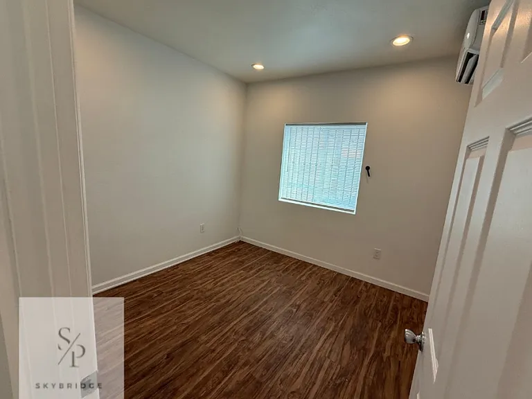 9718 Paramount Blvd #A — Photo 6