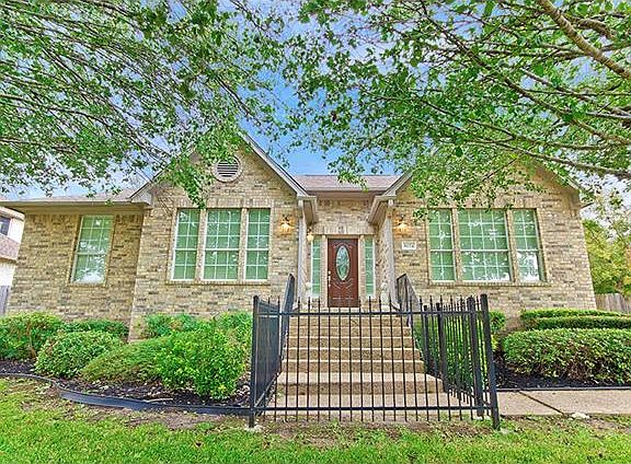 2nd image of 8024 Bottlebrush Dr